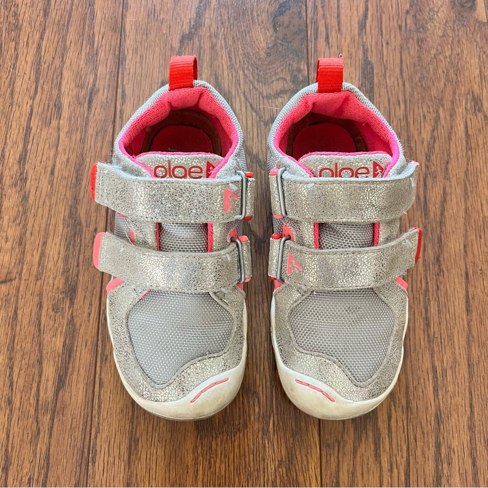 Girl’s Silver and Pink Plae Shoes, Size 9.5